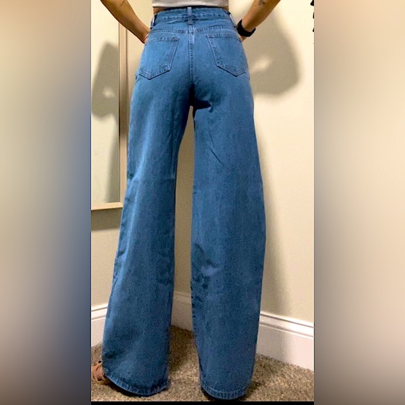 Perfect Wide Leg Jeans - Picture 3 of 9